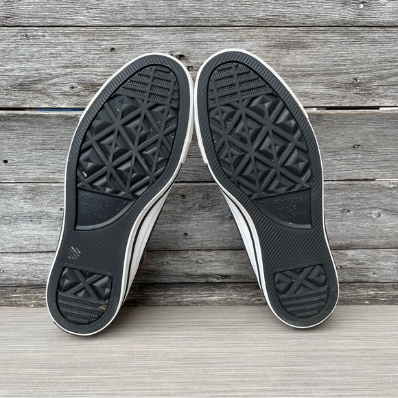 HARLEY QUINN X CONVERSE  Hi Top Sneakers - Picture 9 of 10